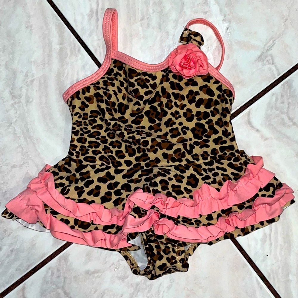 6 bathing suits bundle//6 - 9 months